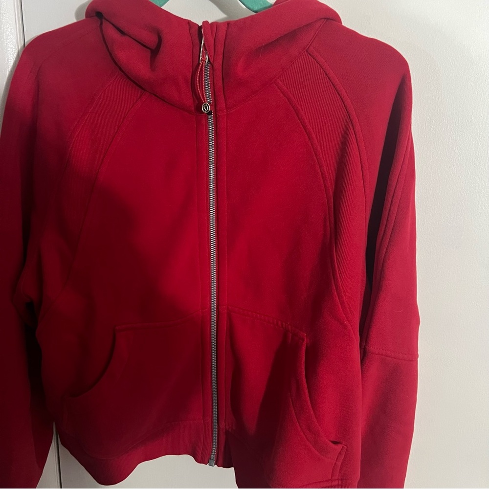 Lululemon red scuba